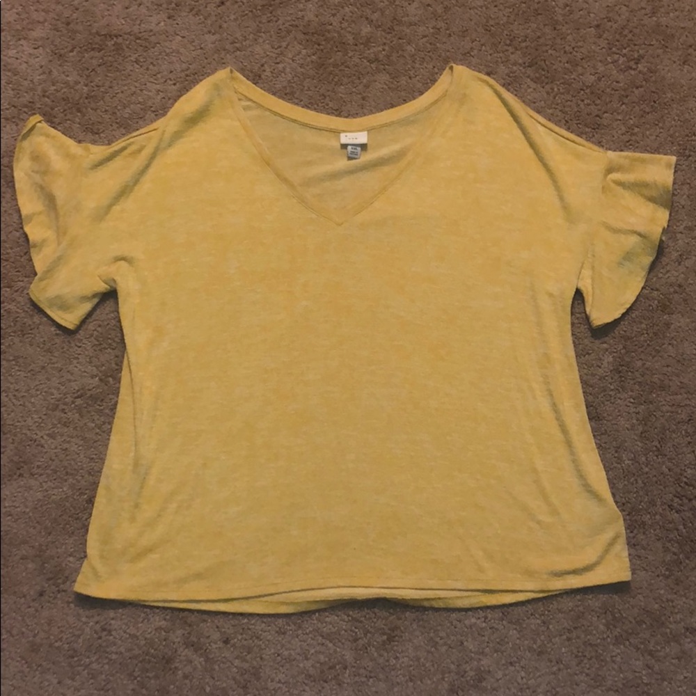 Yellow boxy cropped shirt with ruffled sleeves
